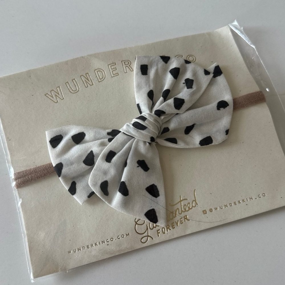 Wunderkin headband bow white with black dot